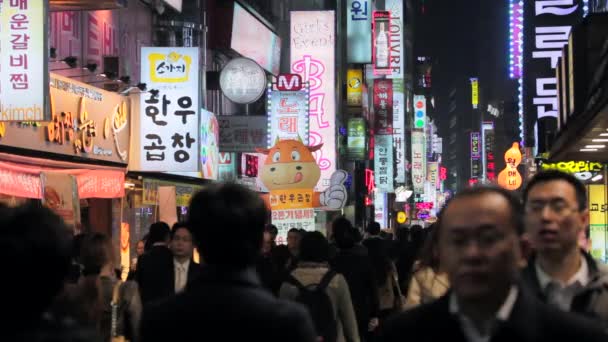 Rozrywkowej dzielnicy Myeong-dong, Seul — Wideo stockowe