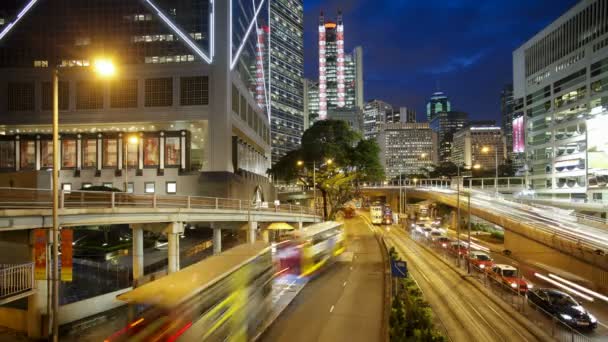 沿香港皇后大道行驶的车辆 — 图库视频影像