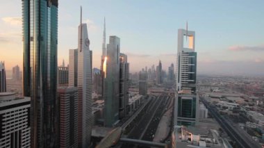 Dubai trafik ve yüksek binaların