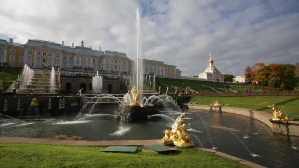 Peterhof cerca de San Petersburgo, Rusia — Vídeos de Stock