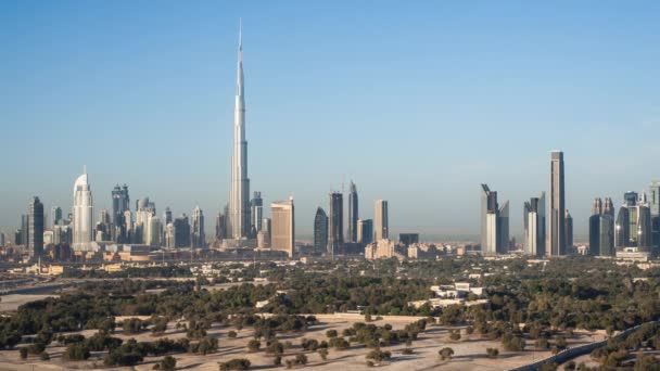 Dubais Skyline mit dem Burj Khalifa — Stockvideo