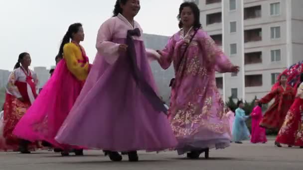 Danza di massa per le strade, Pyongyang — Video Stock