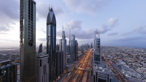 Scheich Zayed Straße in Dubai — Stockvideo