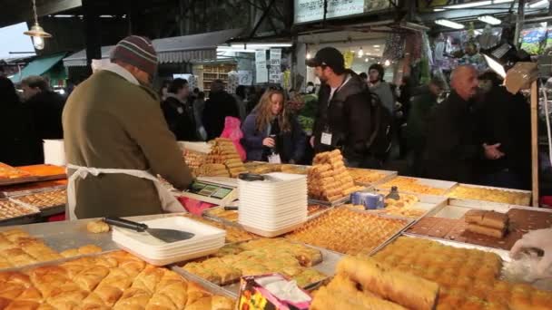 Shuk Hacarmel market, Tel Aviv — Stok video