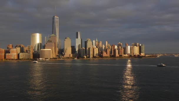 Manhattan över Hudsonfloden — Stockvideo