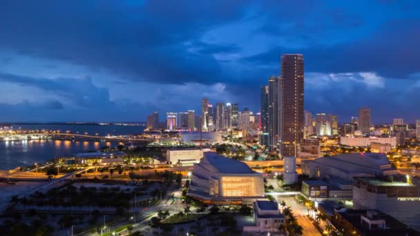 Biscayne Boulevard och horisonten av Miami — Stockvideo