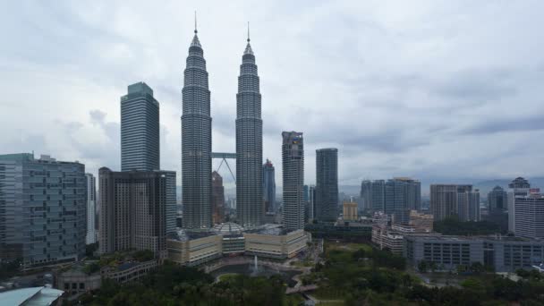 Petronas Twin Towers, Kuala Lumpur — Stockvideo