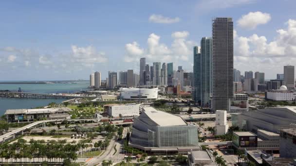 Boulevard Biscayne et la skyline de Miami — Video