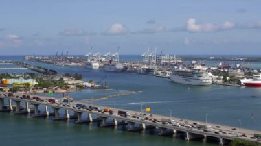 Mac Arthur Causeway ve Miami Limanı
