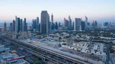 Dubai trafik ve yüksek binaların