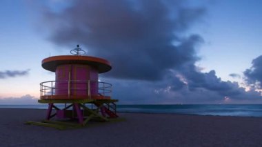 Miami Beach Art Deco tarzı Cankurtaran kulübe