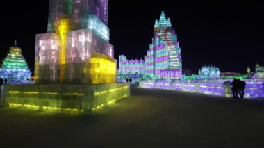 Işıklı buz Harbin Buz heykelleri