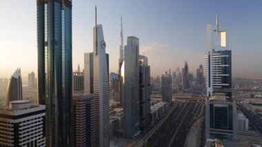 Dubai trafik ve yüksek binaların