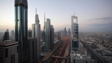 Dubai trafik ve yüksek binaların