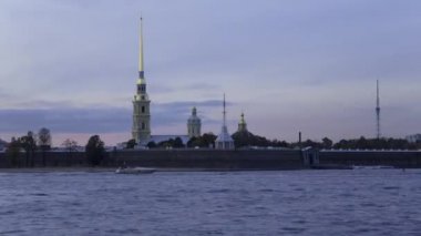 Peter ve Paul Fortress Neva nehir üzerinde