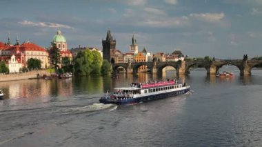 Nehri vltava ve charles Köprüsü, Prag
