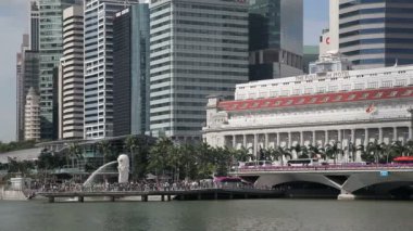 Merlion heykeli ile şehir manzarası, Singapore
