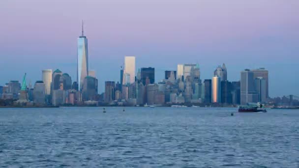 Manhattanu přes řeku Hudson — Stock video