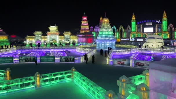 Iluminasi patung es di Harbin Ice — Stok Video