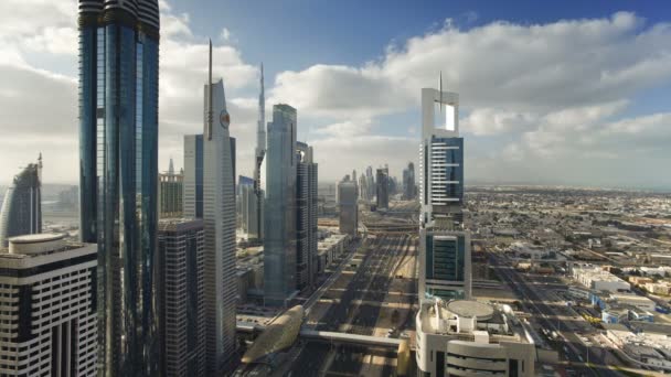 Sheikh zayed road i dubai — Stockvideo