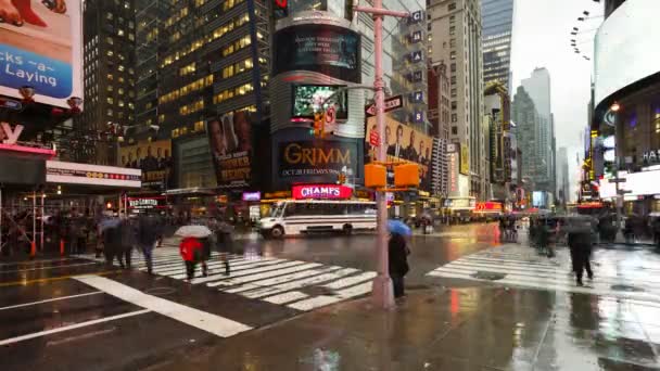 Людному перехресті на 42-й вулиці, Манхеттен — стокове відео