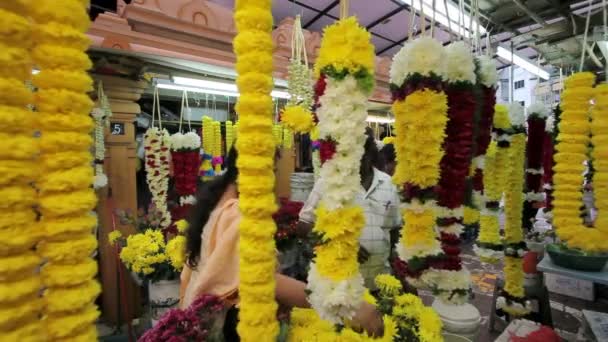Květinový trh na Jalan Tun Sambantham — Stock video