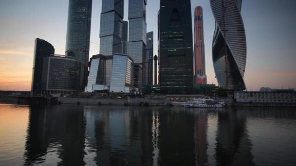 고층 빌딩의 현대 모스크바-도시 — 비디오
