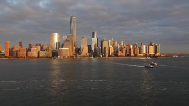 Manhattan oltre il fiume Hudson — Video Stock