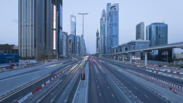 Dubai traffic and high rise buildings — Stock Video