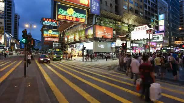Přechod pro pěší na Nathan Road, Hongkong — Stock video