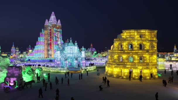 Sculture di ghiaccio illuminate all'Harbin Ice — Video Stock