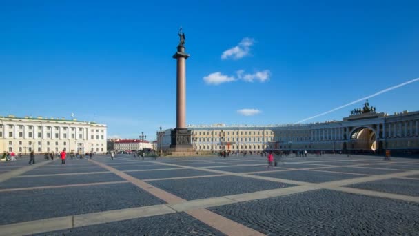 Alexander kolumn och Vinterpalatset, Sankt Petersburg — Stockvideo