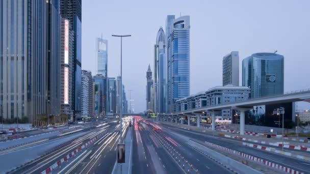 Sheikh Zayed Road in Dubai — Stockvideo