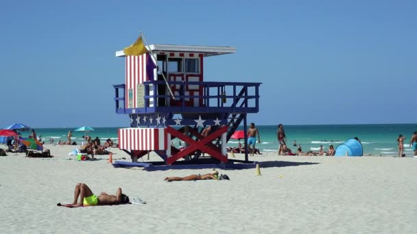 Styl art deco Chata Lifeguard na Miami Beach — Wideo stockowe
