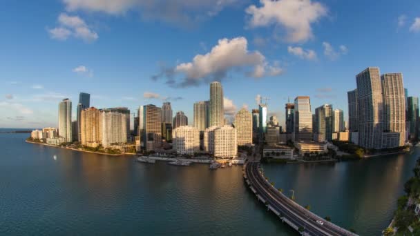 Ilha coberta em torre de apartamento, Miami — Vídeo de Stock