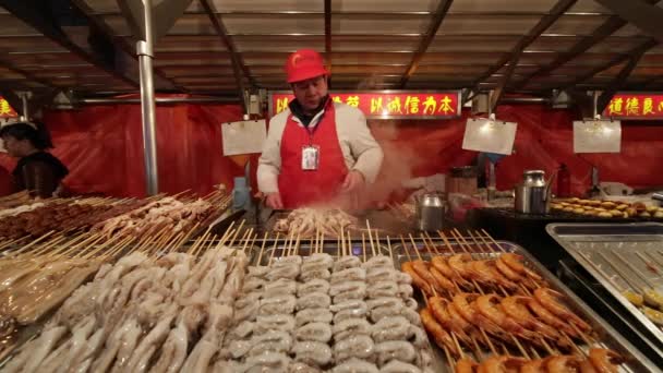Donghuamen нічний ринок, Пекін — стокове відео