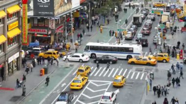 Broadway Times Meydanı'na bakıyor