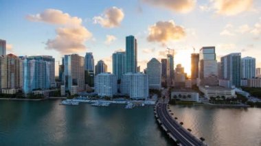 Miami daire kulede kapalı ada