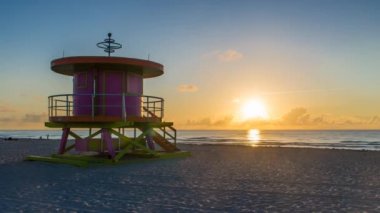Miami Beach Art Deco tarzı Cankurtaran kulübe