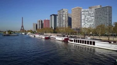 River seine ve Eyfel Kulesi, paris