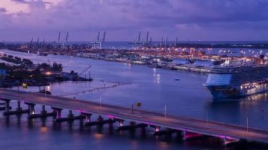 Mac Arthur Causeway ve Miami Limanı