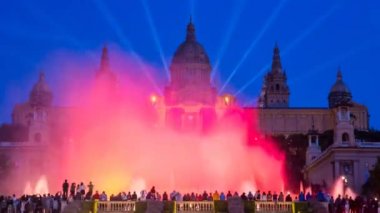 Ulusal Sanat Müzesi, Barcelona önünde çeşmeler