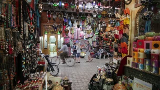 No Souk, Marrakech, Marrocos — Vídeo de Stock