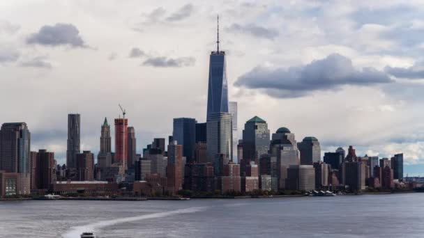 Manhattan al otro lado del río Hudson — Vídeo de stock