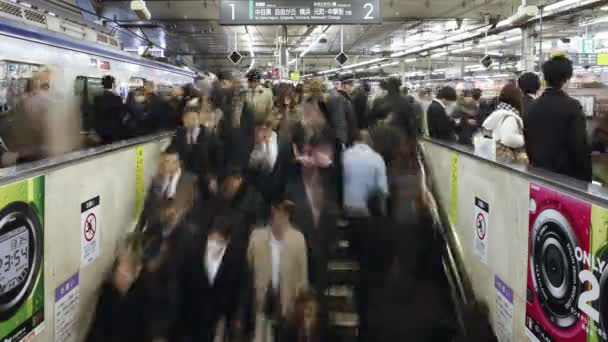 Commuters at Shibuya Station at rush hour — Stock Video