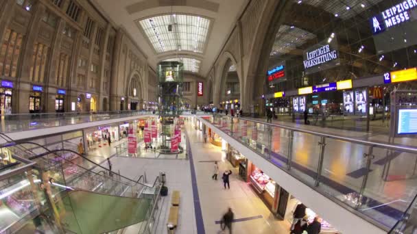 Atrium Leipzig tren istasyonunda iç — Stok video