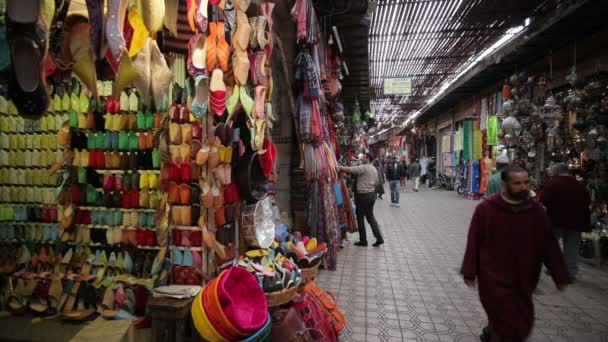 En el zoco, Marrakech, Marruecos — Vídeo de stock