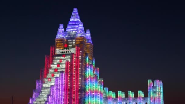 Esculturas de hielo iluminadas en el Hielo Harbin — Vídeos de Stock