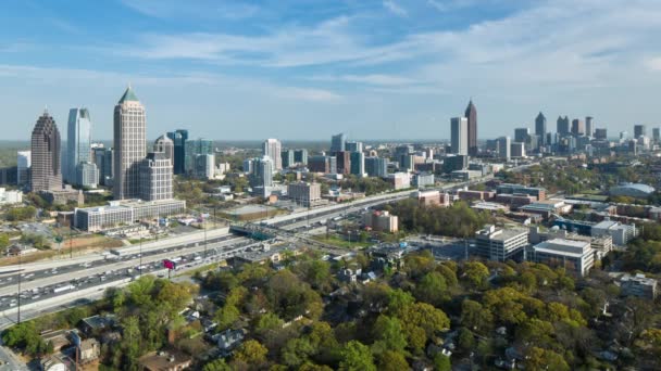 Interestatal 85 pasando por el horizonte de Atlanta — Vídeo de stock