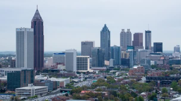 Interestadual 85 passando o horizonte de Atlanta — Vídeo de Stock